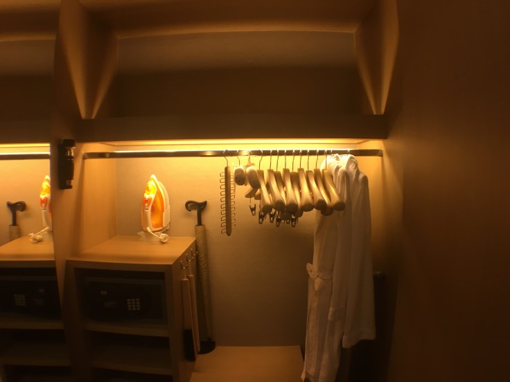 bangkok okura prestige closet interior.jpg