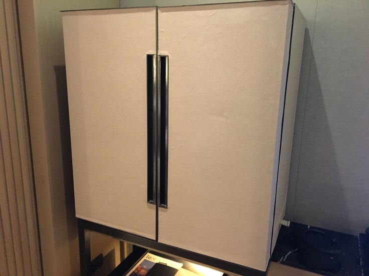 bangkok okura prestige minibar closet.jpg