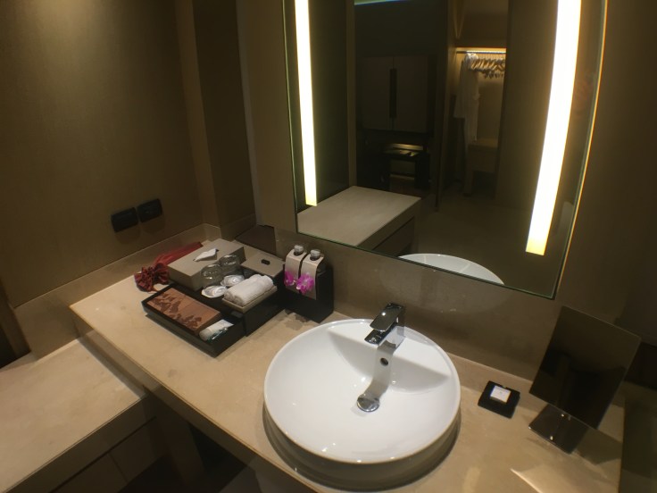 bangkok okura prestige sink