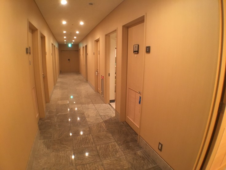 united club tokyo narita shower hall