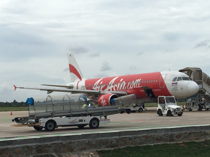 airasia approaching plane tarmac