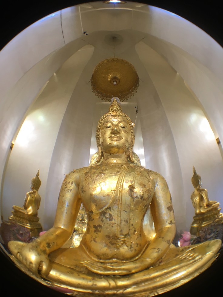 bangkok tour golden mount buddha statue fisheye