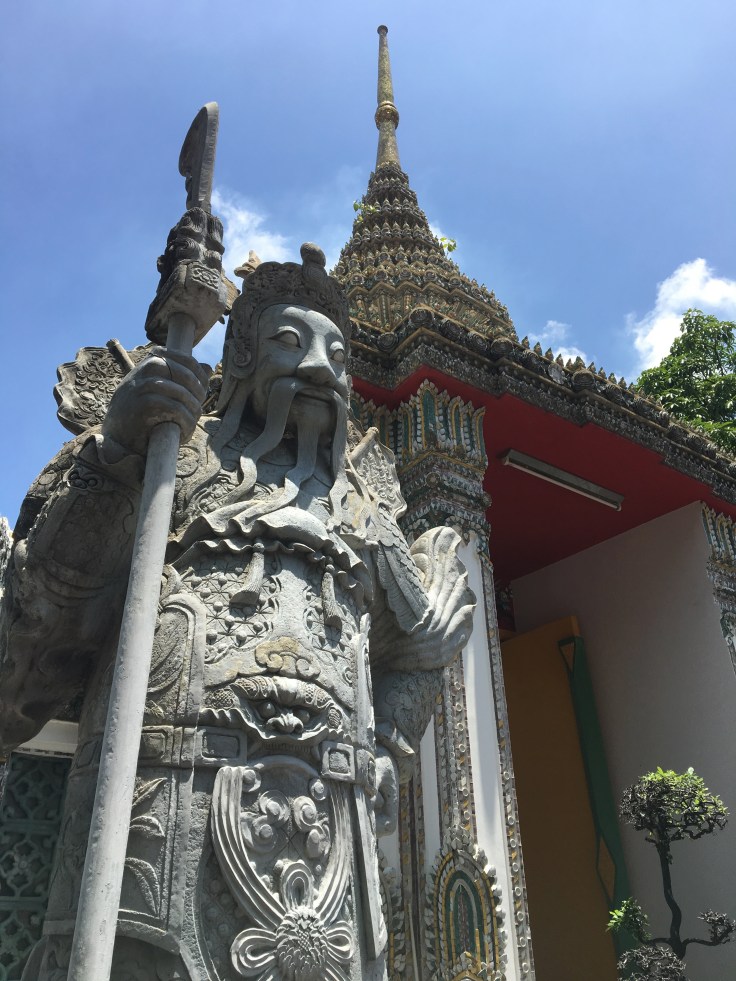 bangkok tour royal palace dragon guard