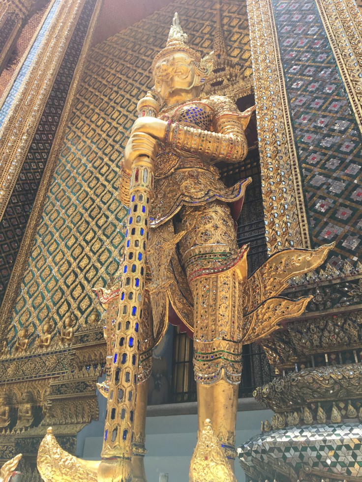 bangkok tour royal palace golden guard