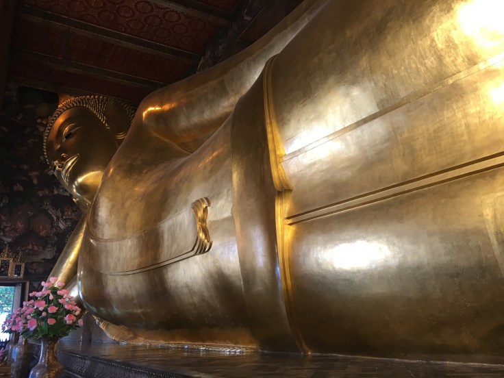 bangkok tour royal palace reclining buddha mid knee