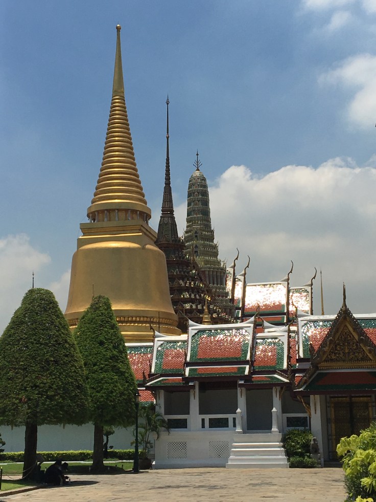 bangkok tour royal palace skyline