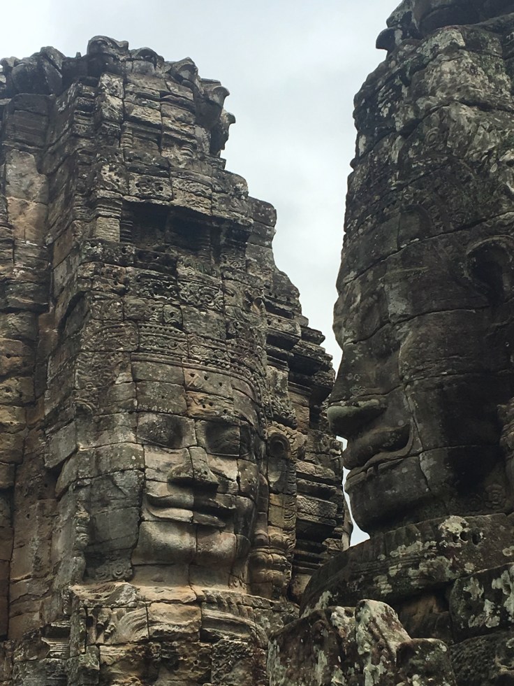 siem reap angkor wat bayon temple faces