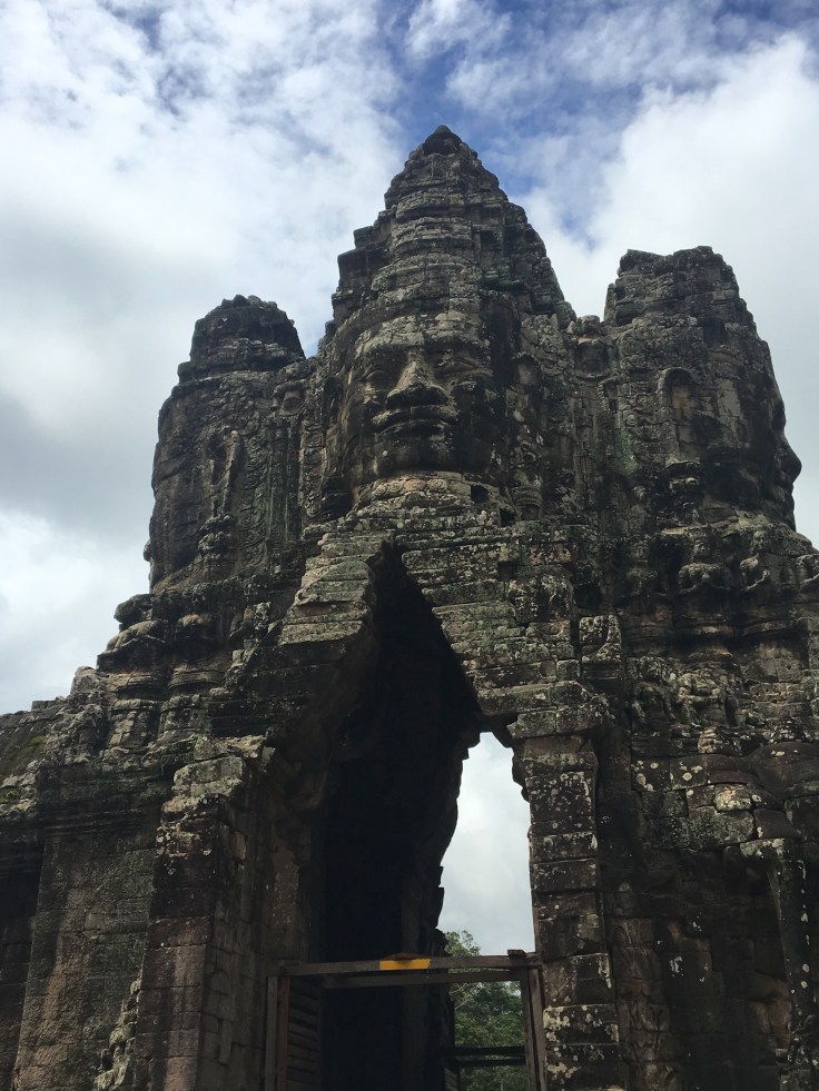 siem reap angkor wat bayon temple gate