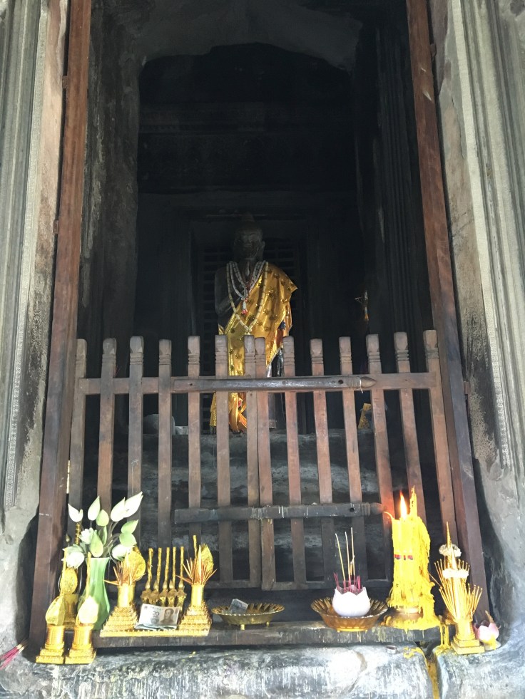siem reap angkor wat main temple buddha shrine