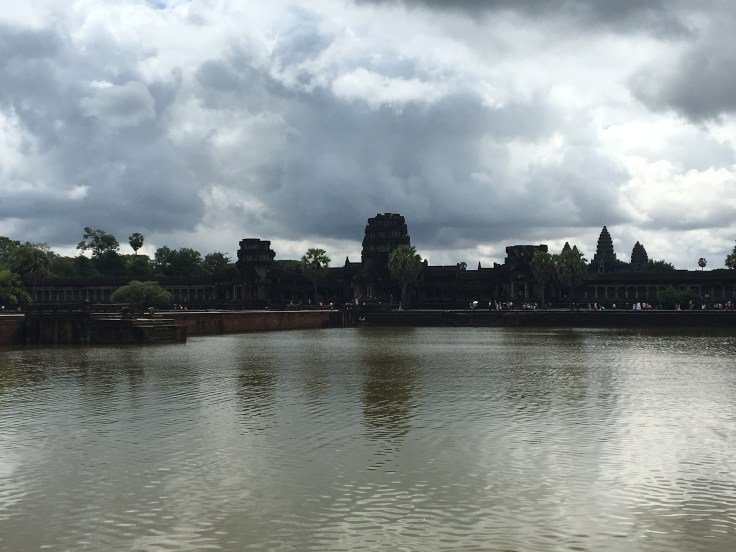 siem reap angkor wat main temple moat