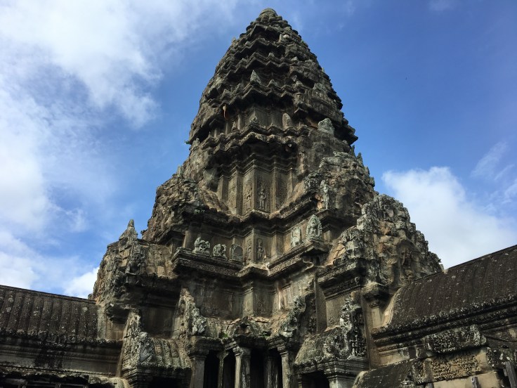 siem reap angkor wat main temple stupa