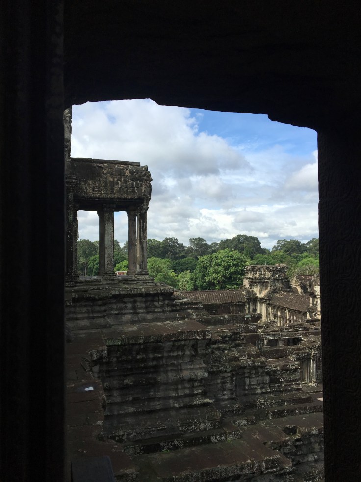 siem reap angkor wat main temple view looking out