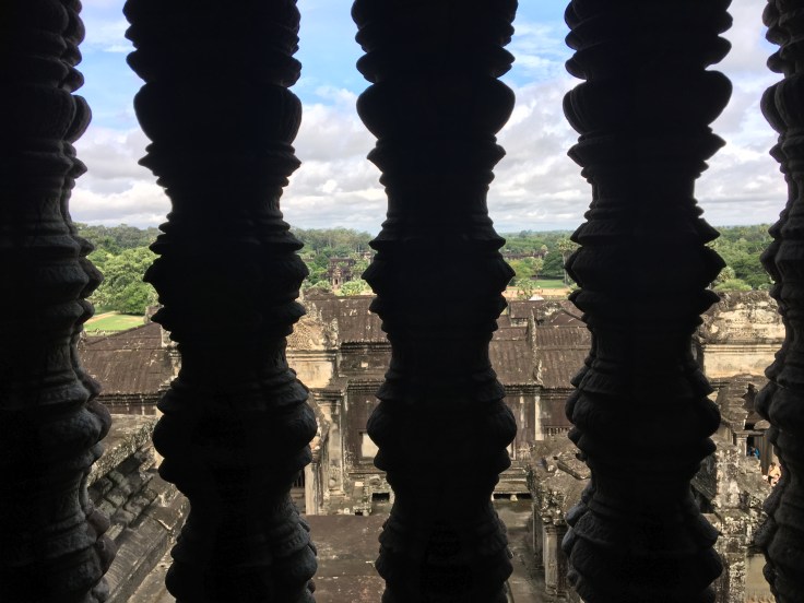 siem reap angkor wat main temple window view
