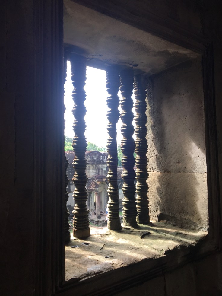 siem reap angkor wat main temple window