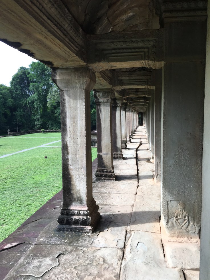 siem reap angkor wat rear back porch columns