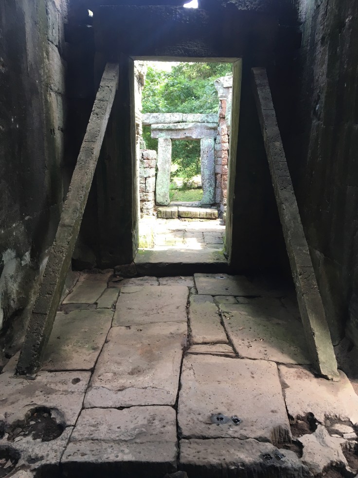 siem reap angkor wat ta prohm doorway