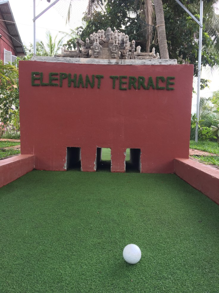 siem reap golf angkor wat putt elephant temple