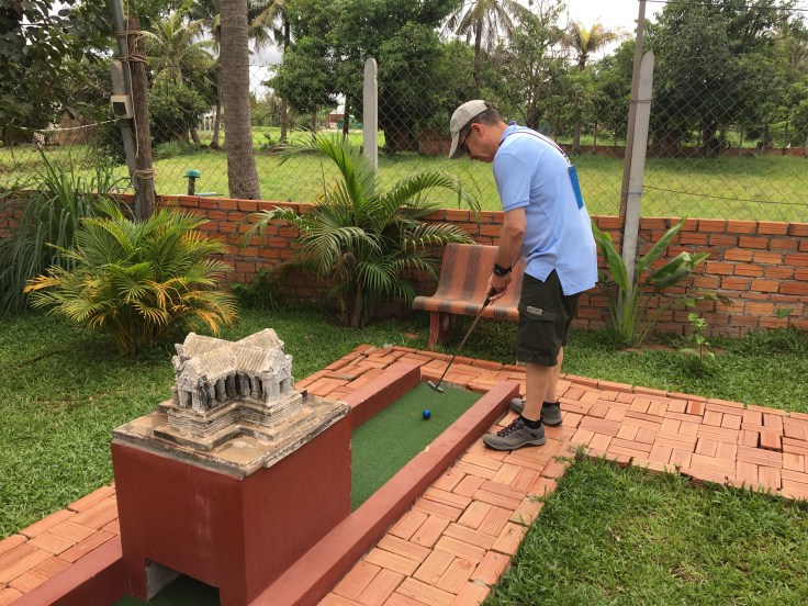 siem reap golf angkor wat putt papa colins