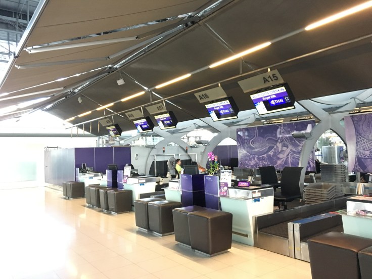 thai royal first lounge check in counters