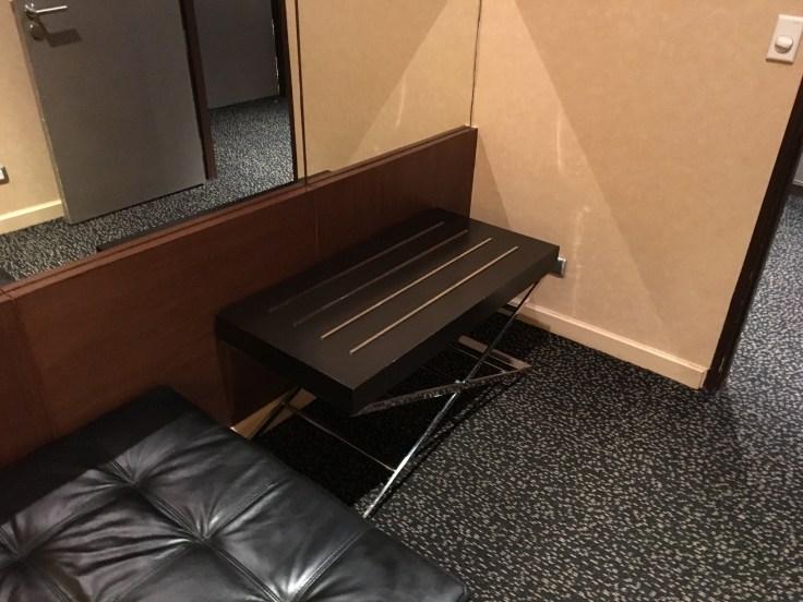 thai royal first lounge nap room suitcase