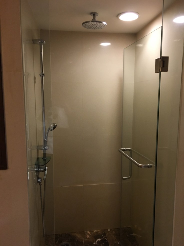 thai royal first lounge shower room shower