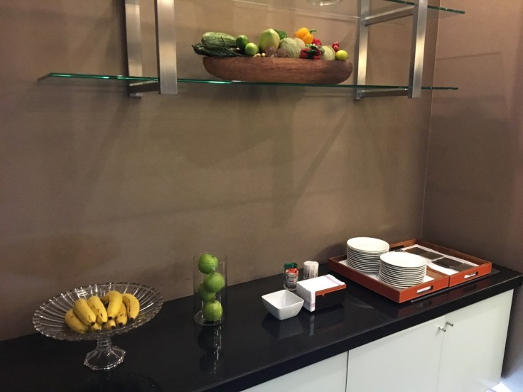 thai royal first lounge spread plates