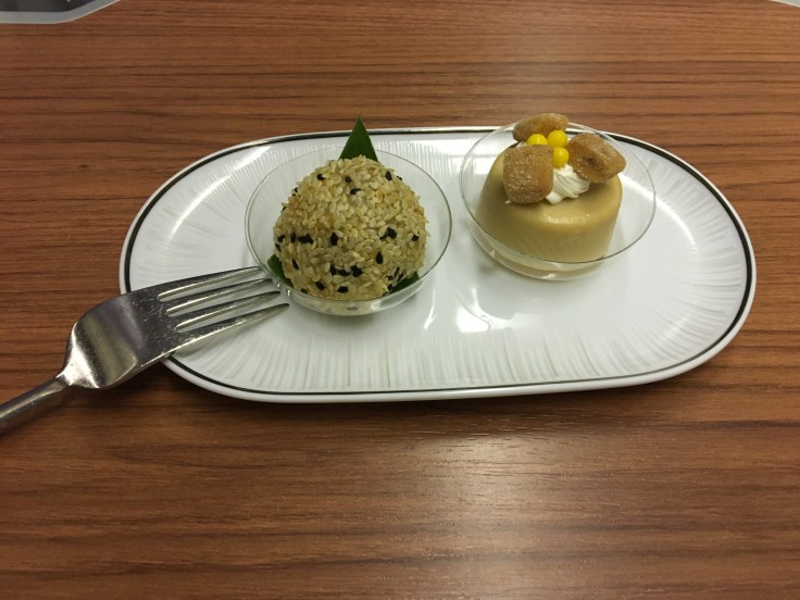 thai royal silk service dessert
