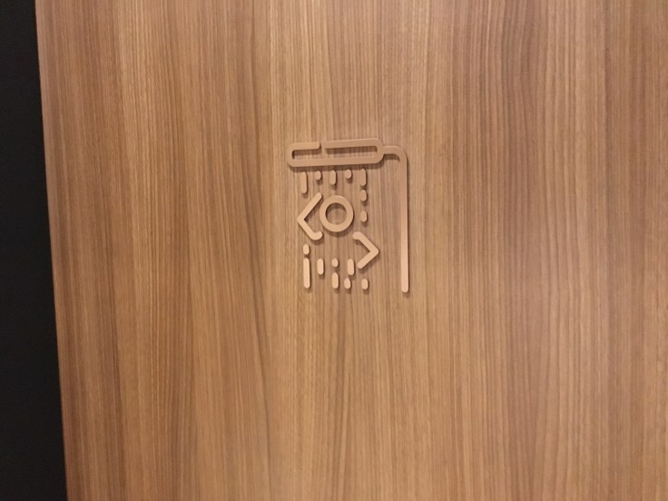 siem reap airport lounge bathroom shower room