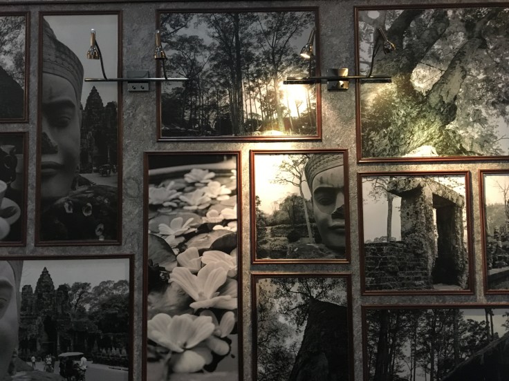 siem reap airport lounge buddha art