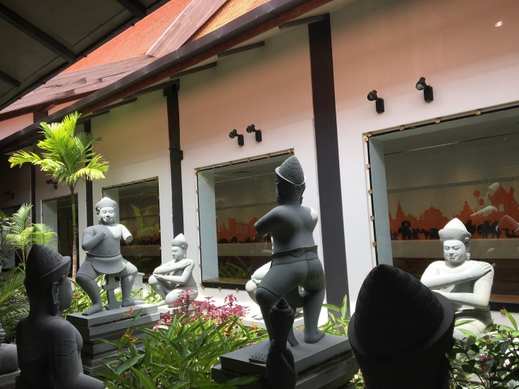 siem reap airport lounge courtyard