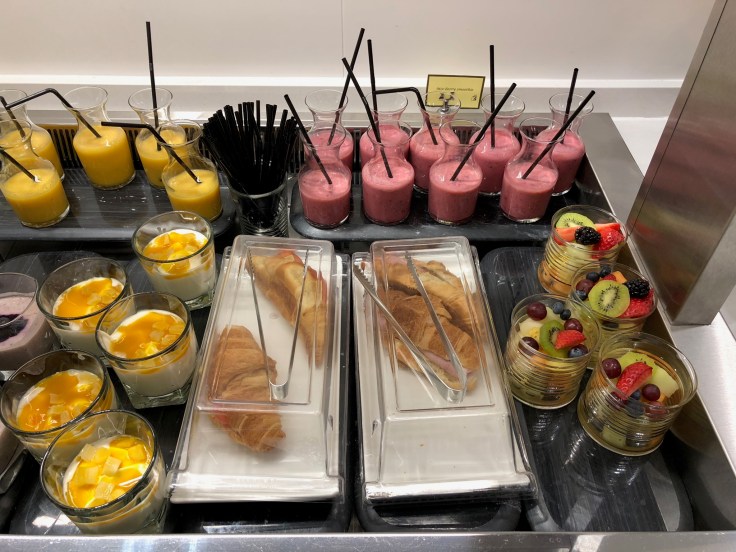 lhr arrivals lounge dining fruit snacks