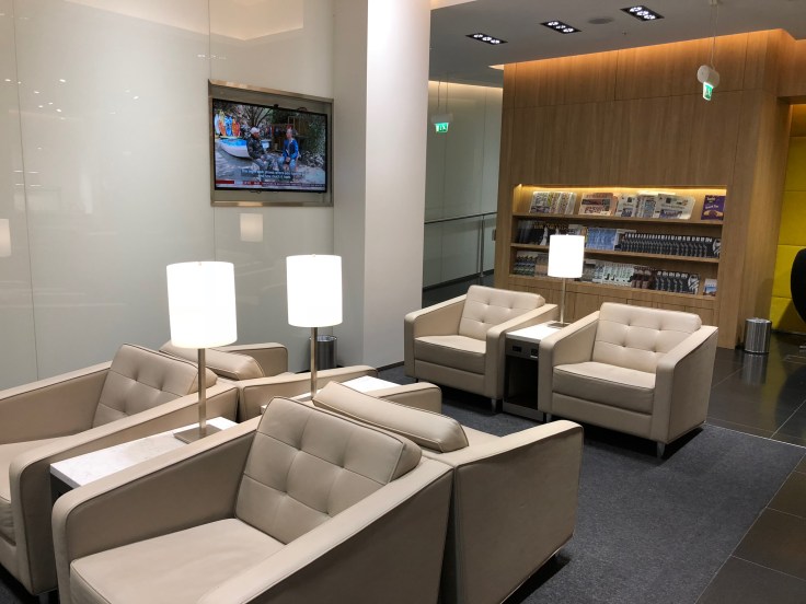 lhr arrivals lounge seating area 4