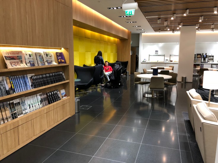 lhr arrivals lounge seating area first view