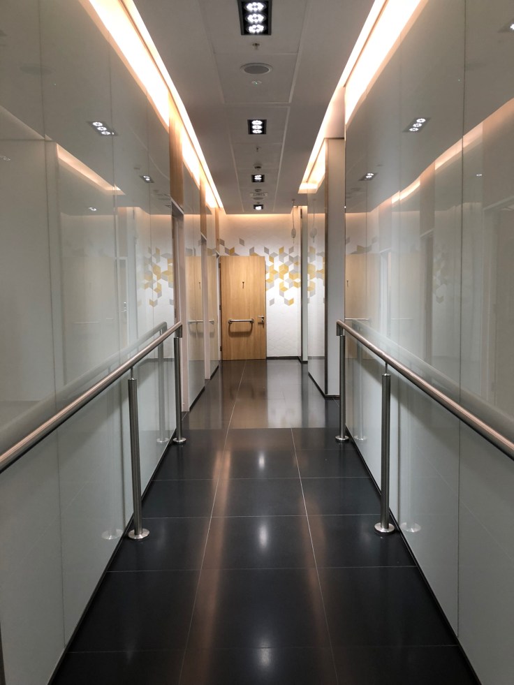 lhr arrivals lounge shower corridor