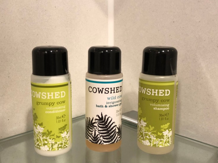 lhr arrivals lounge shower toiletries