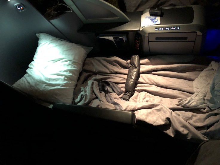 united airlines polaris business diamond hard seat bed mode