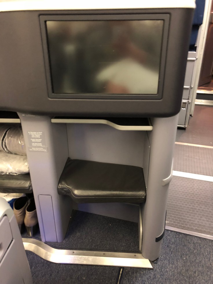 united airlines polaris business diamond hard seat foot cubby