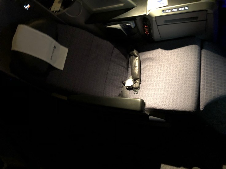 united airlines polaris business diamond hard seat recline mode