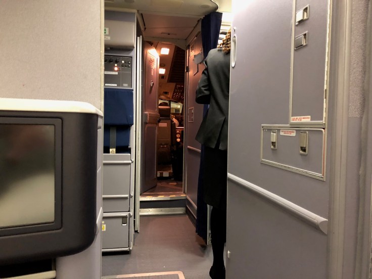 united airlines polaris business diamond hard seat view forward