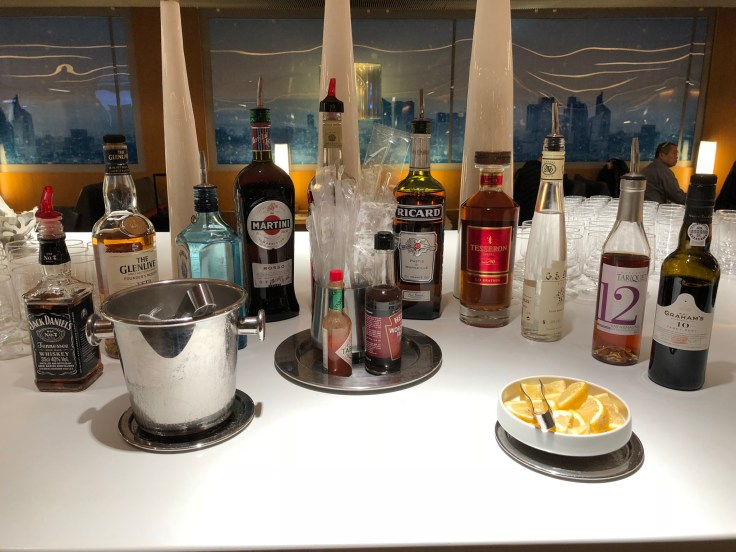 air france business salon cdg dining bar table spirits