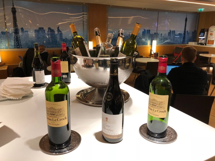 air france business salon cdg dining bar table wines