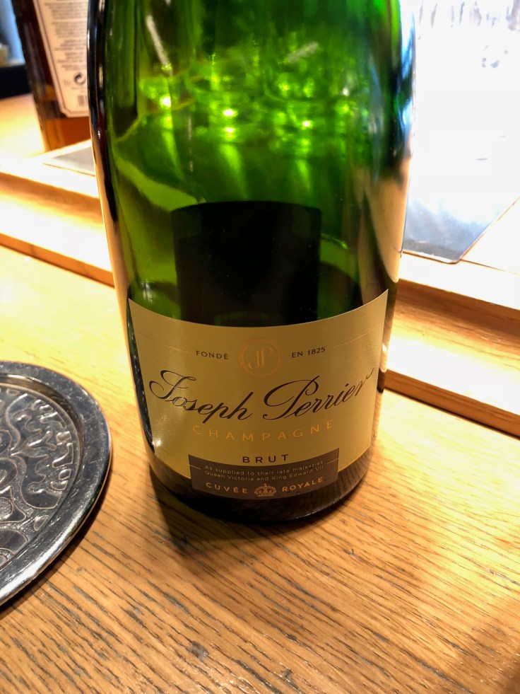 air france business salon cdg dining champagne selection