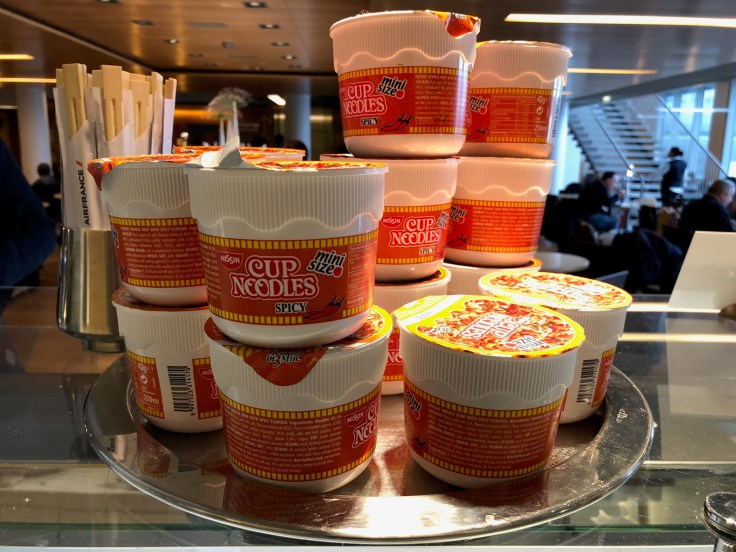 air france business salon cdg dining ramen