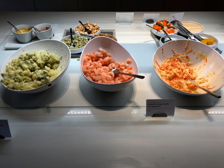 air france business salon cdg dining spread 2