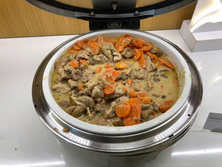 air france business salon cdg dining spread 5