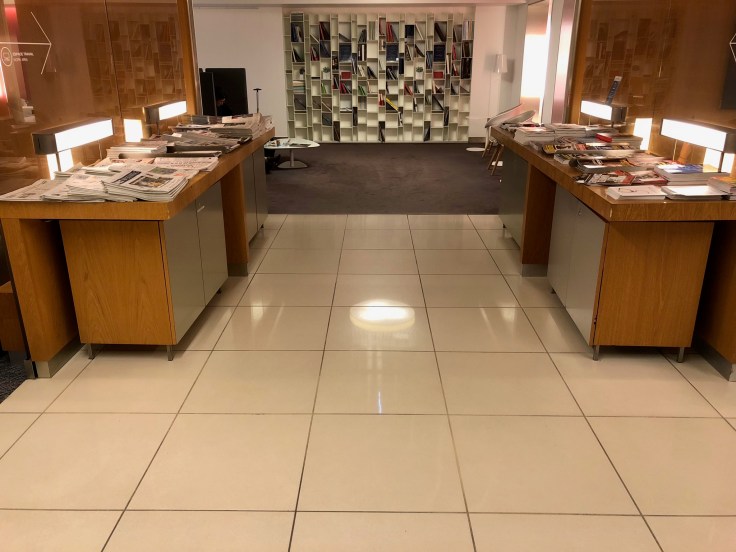 air france business salon cdg interior side corridor