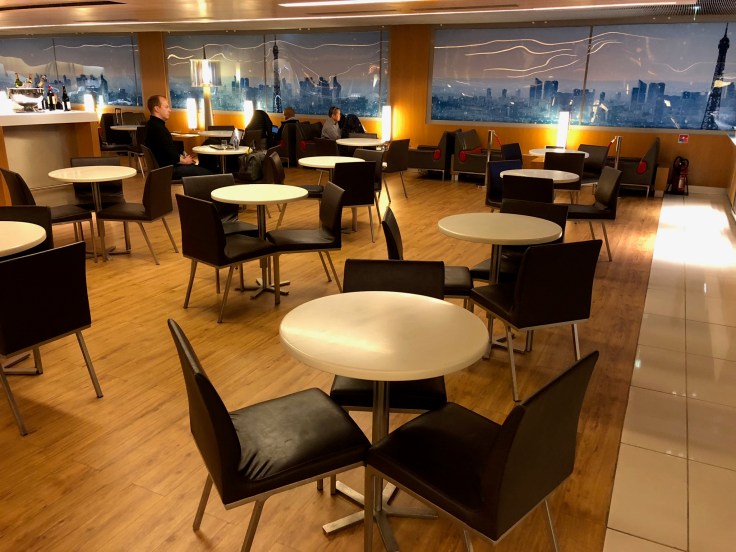 air france business salon cdg interior side seating area 5