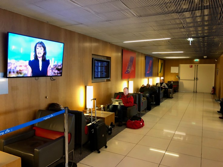 air france business salon cdg upstairs seating area 5