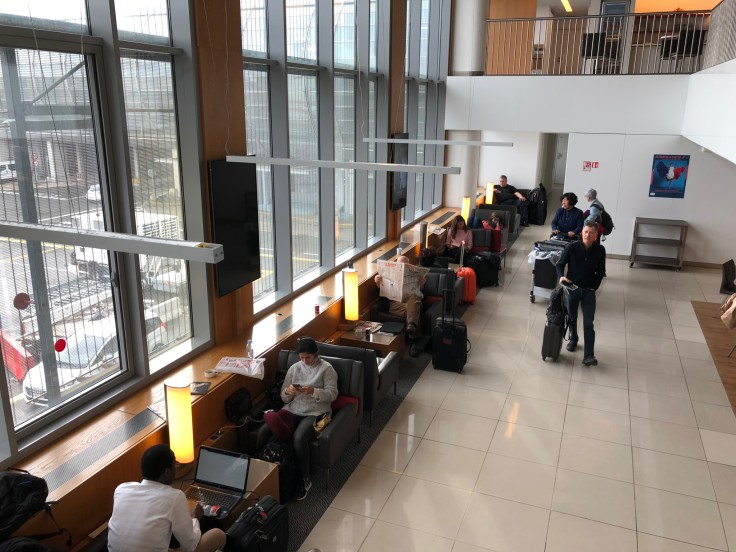 air france business salon cdg window side stair view