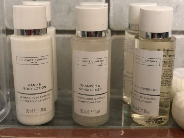 l'hermitage gantois lille room bathroom toiletries